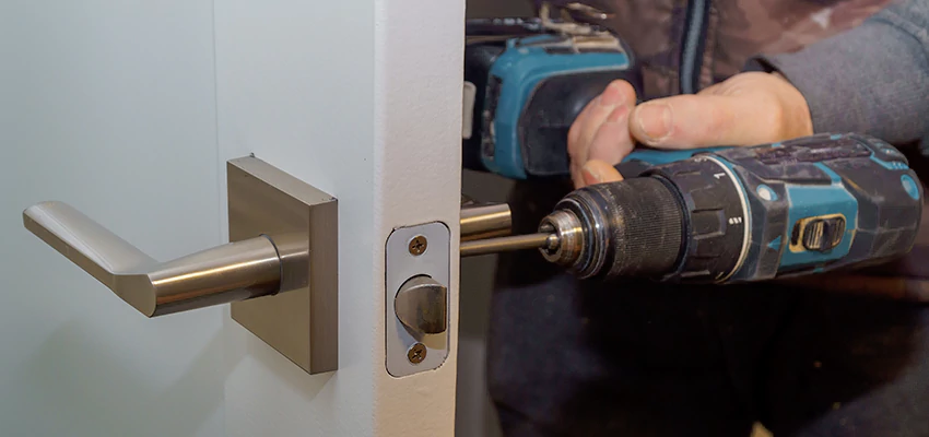 Broken Door Handle Lock Repair in Pacifica, California